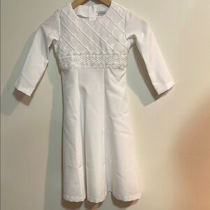 Amber Elegant Special  Occasion White Girls Dress. SZ MD